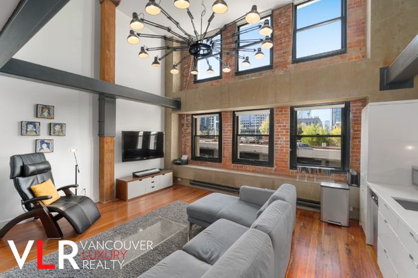 Condo in Downtown Vancouver, BC - Photo 1