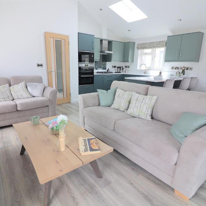 2 Bedroom Park Home To Rent - Photo 1