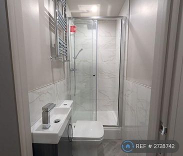 1 bedroom in a house share to rent - Photo 6