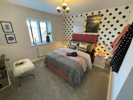 4 bedroom detached house to rent - Photo 5