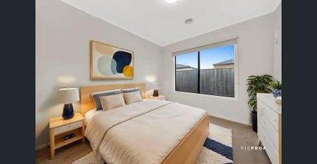 Modern Luxury & Low-Maintenance Living–4 Beds, 26 Squares - Solar panels for lower energy bills and access to the gym, pool & Club Jubilee facilitie - Photo 5