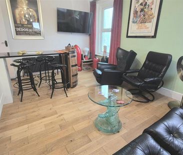 4 bedroom apartment to rent - Photo 1