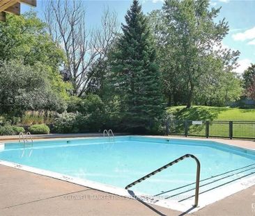 For Lease - 2760 Carousel Crescent Unit# 703, Blossom Park - Airpor... - Photo 4