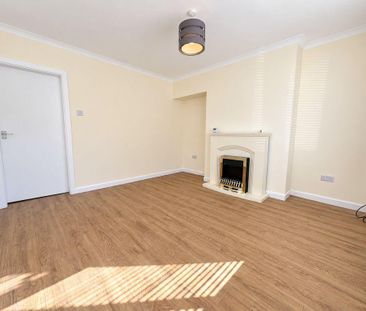 2 bedroom semi-detached house to rent - Photo 2
