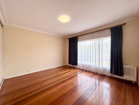 10 Keltie Street, Glen Iris VIC 3146 - House For Rent | Domain - Photo 3