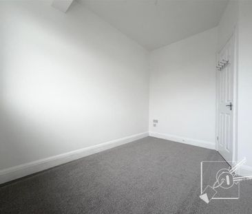 2 bedroom end of terrace house to rent - Photo 6