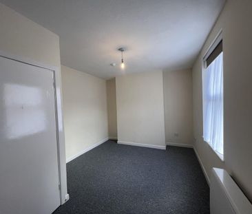 Ground floor flat to rent - Photo 4
