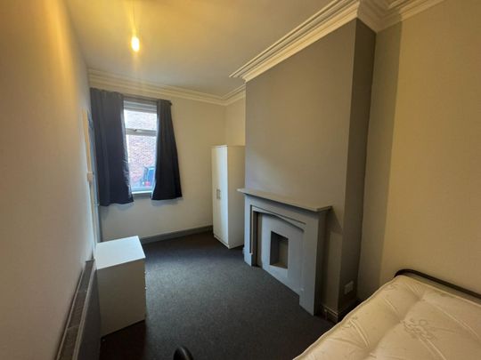 4 bedroom House To Let - Photo 1