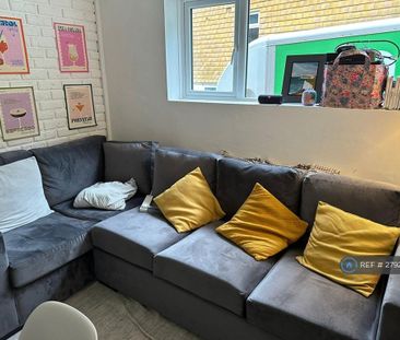 5 bedroom end of terrace house to rent - Photo 1