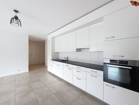 3½ ROOMS - Recent with a balcony! - Photo 2