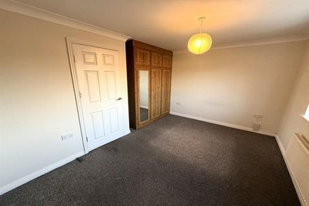 3 Bedroom Semi Detached To Let - Photo 3