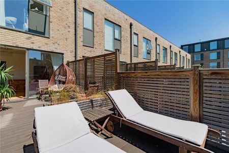 3 bedroom townhouse to rent - Photo 3
