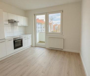 2 Zimmer Wohnung mit Einbauküche und Balkon - Photo 2