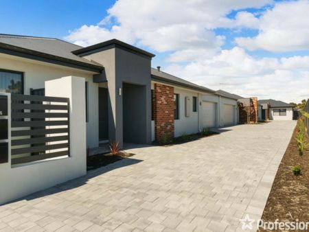 Neat and Tidy 3 Bedroom Villa - Photo 3