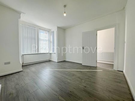 5 bedroom semi-detached house to rent - Photo 4