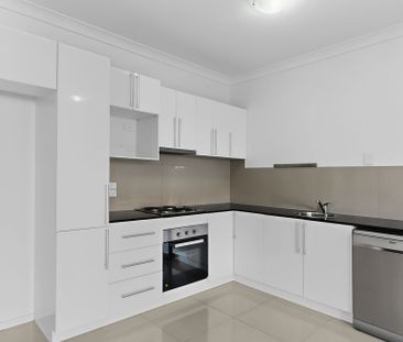 For Lease: Beautifully Presented Duplex in a Sought-After Waterford... - Photo 6