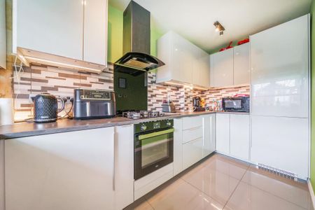 3 bedroom link detached house to rent - Photo 5