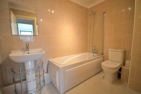 Old Milton Road, New Milton, Hampshire, BH25 - Photo 5