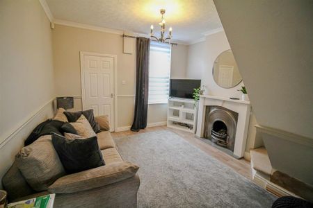 2 bedroom terraced house to rent - Photo 4