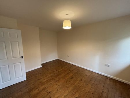 2 bedroom semi-detached bungalow to rent - Photo 2