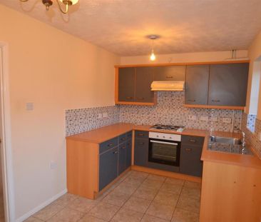 3 bedroom end of terrace house to rent - Photo 4