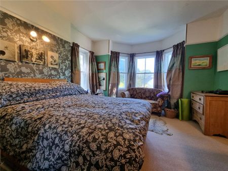 4 bedroom detached house to rent - Photo 2