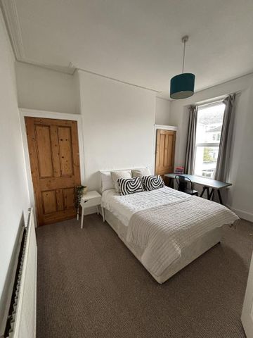4 bedroom terraced house to rent - Photo 3