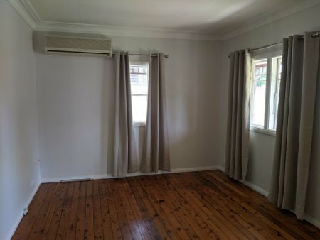 36 Cam Street, Cambridge Park NSW - Photo 2