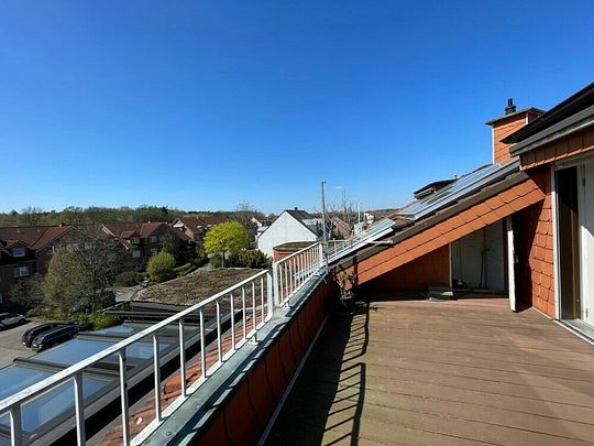 Über den Dächern der Stadt - schicke ETW mit Balkon und Wintergarten - Photo 1