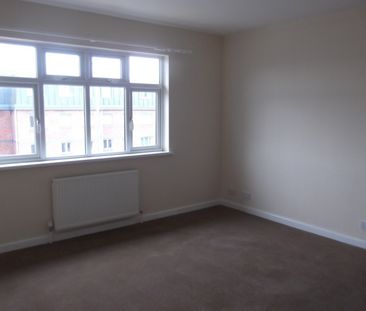 2 bedroom Flat - Farringdon House, Hatfield - Photo 2