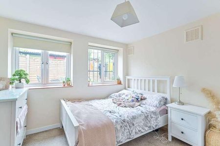 Clapham Road, Oval, SW9 - Photo 4