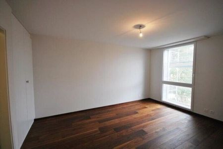 Beautiful apartment in a luxury building - Elysée district! - Photo 2