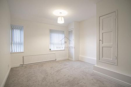 4 bedroom terraced house to rent - Photo 5