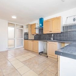 Godwin Road, Canterbury, CT1 3UG, Kent - Photo 2