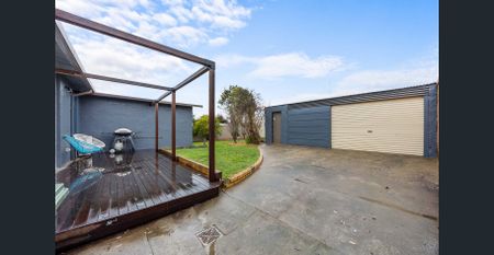 Neat & Convenient Living in a Central Wendouree Location - Photo 5