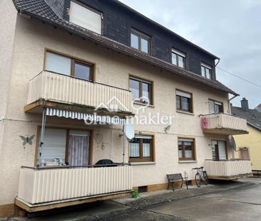 Renovierungsbedürftige Erdgeschosswohnung mit Balkon und Garage in ... - Foto 6