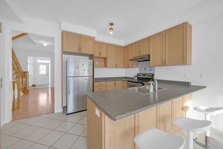 For Lease - 121 Christian Ritter Drive, Markham, Ontario - Photo 2