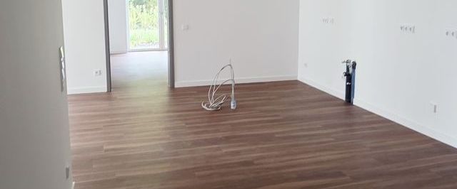 Attraktiver Neubau, Traumausstattung, große Terrasse, ruhige Lage mit viel Grün! - Foto 1