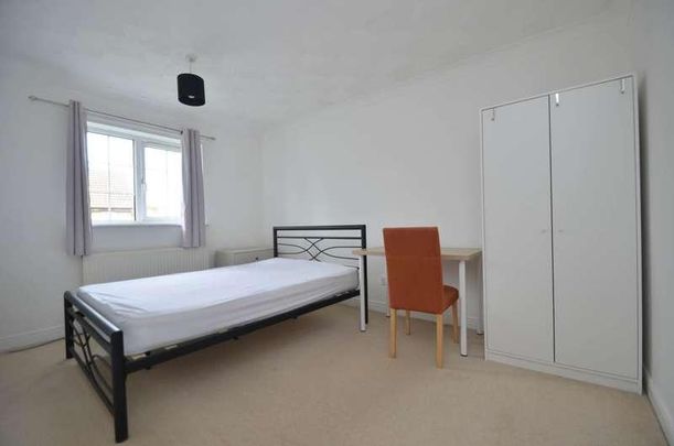 Buttercup Way, Norwich, NR5 - Photo 1