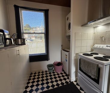 Sunny Studio in Roslyn – Back by Popular Demand! - Photo 2
