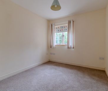 4 Bedroom Bungalow To Rent in Challock - Photo 2