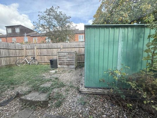 1 bedroom in a house share to rent - Photo 1