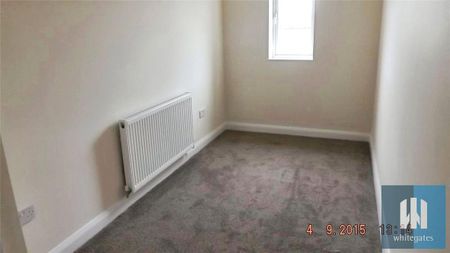 4 bedroom end of terrace house to rent - Photo 3