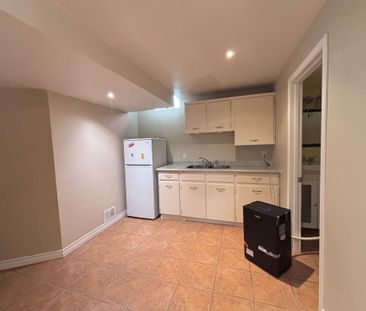 For Lease - 97 Bishop Drive, Barrie, Ontario - Photo 3