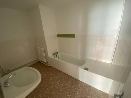 Appartement 4 pièces à louer St Étienne - 42000 / Réf: 916-2 - Photo 2