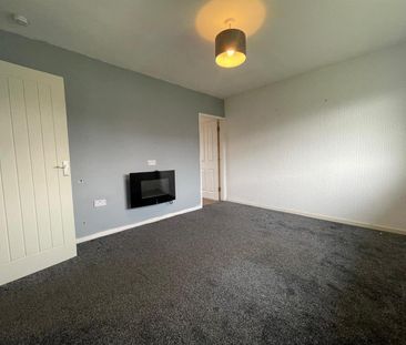 2 bed flat to rent in Anglesey Avenue, Burnley, BB12 - Photo 2