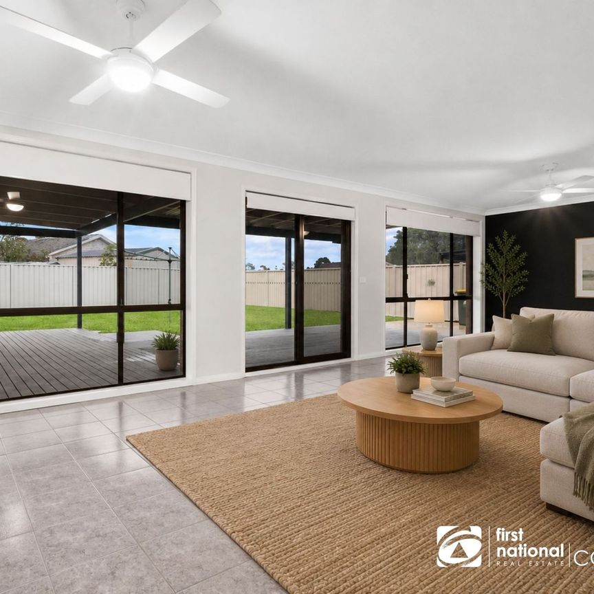 CHARMING FAMILY HOME IN CONVENIENT BLIGH PARK LOCATION! - Photo 1