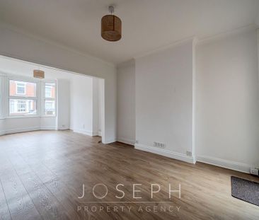 3 bedroom semi-detached house to rent - Photo 3