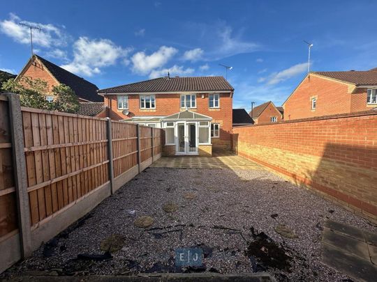 3 bedroom end of terrace house to rent - Photo 1