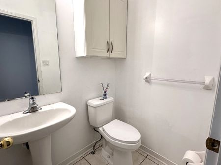 For Lease - 28 Voysey Way, Markham, Ontario - Photo 4